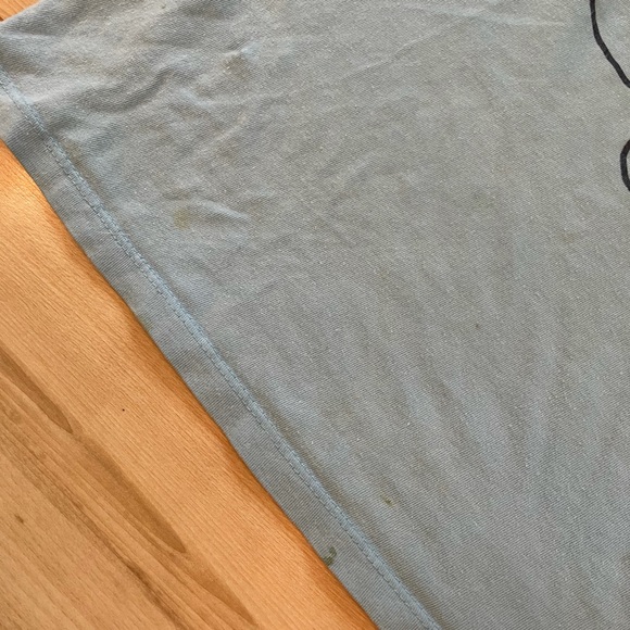 Old Navy Beach Skull Tee - Picture 3 of 3